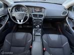 Volvo V40 1.5 T3 Nordic+|cruise|navi|trekhaak|LED|stoelverw., Leder en Stof, Bedrijf, 152 pk, 1335 kg