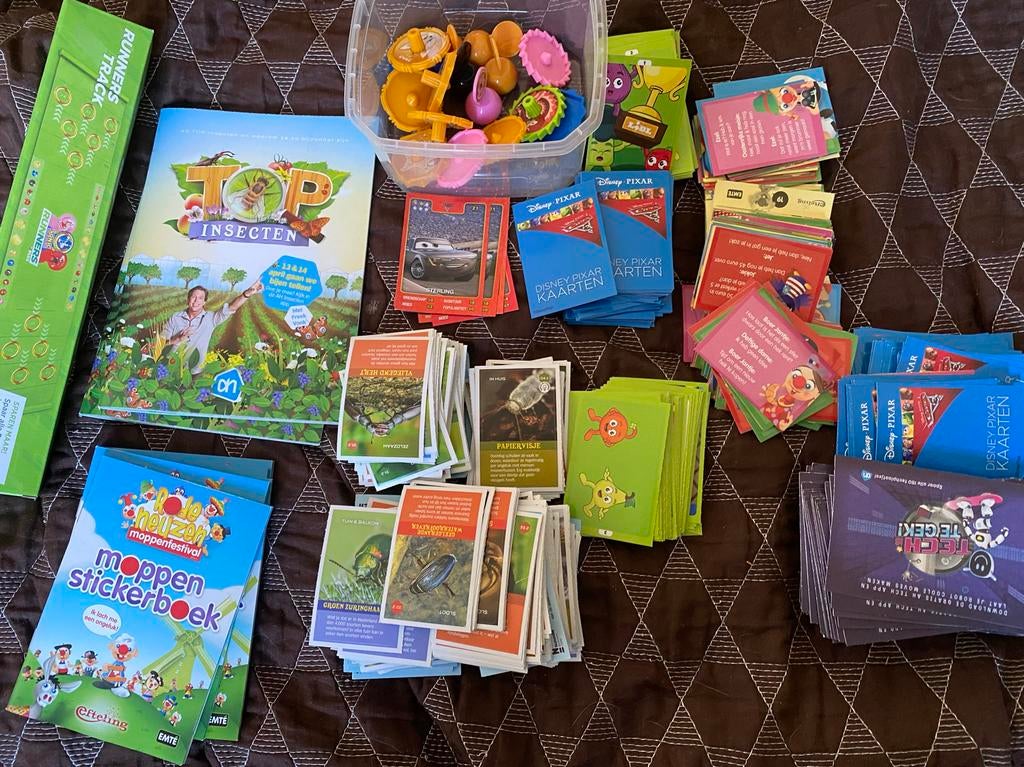 Verzameling van diverse kaarten en stickerboeken, Verzamelen, Ophalen of Verzenden, Gebruikt