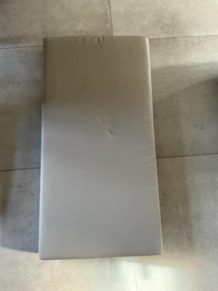 Meubel kussens ( bieden vanaf €25), Huis en Inrichting, Banken | Bankstellen, Zo goed als nieuw, Rechte bank, Tweepersoons, Minder dan 150 cm