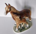 Beeldje van paard met pony., Verzamelen, Beelden en Beeldjes, Ophalen of Verzenden
