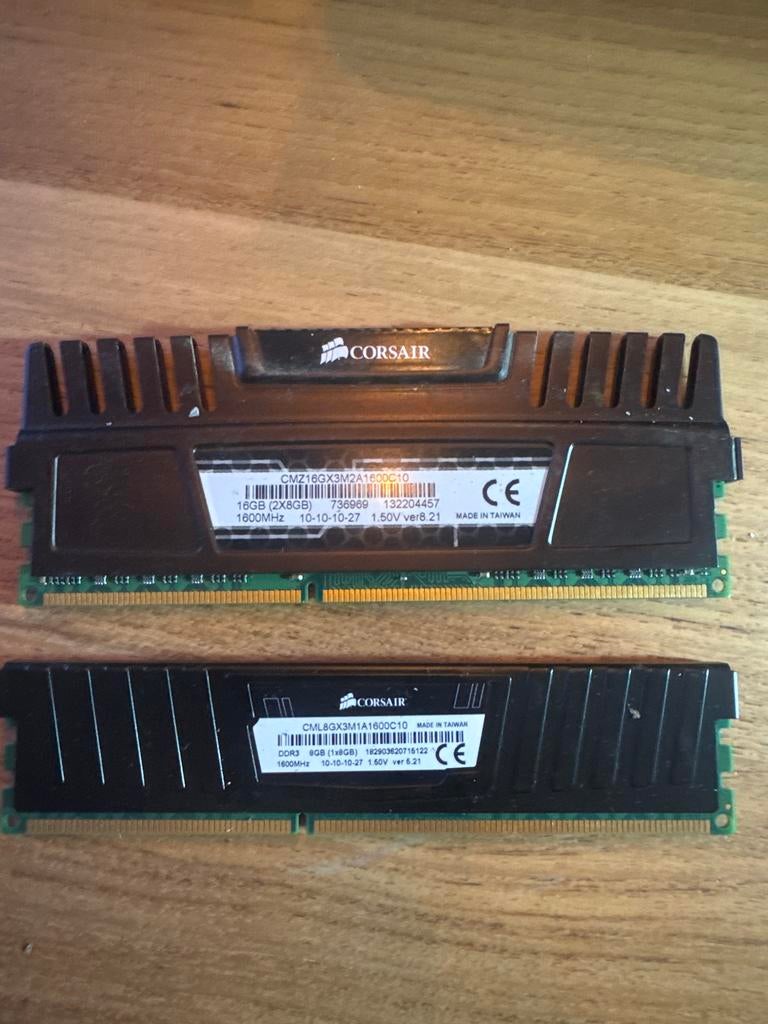 Corsair DDR3 RAM Geheugen - 16GB (2x8GB) en 8GB (1x8GB), Computers en Software, RAM geheugen, Gebruikt, 32 GB, Server, DDR3
