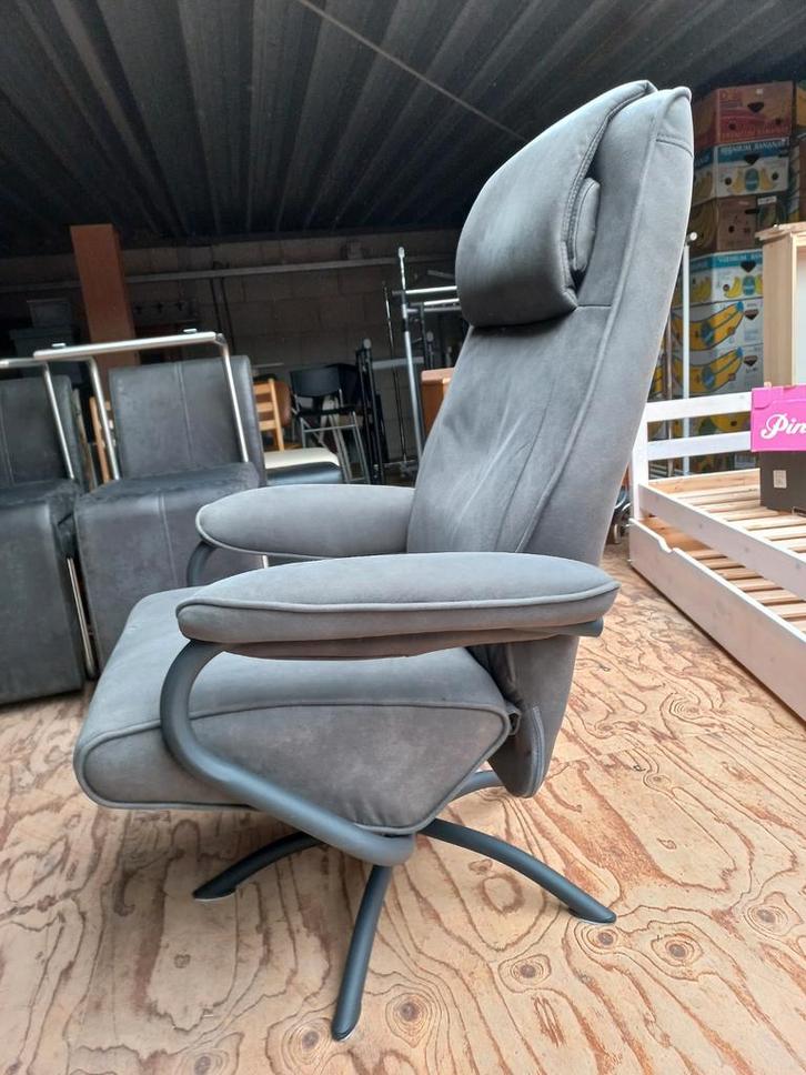 Relaxfauteuil met voetenbankje, Huis en Inrichting, Fauteuils, Zo goed als nieuw, Stof, 50 tot 75 cm, 75 tot 100 cm, Ophalen of Verzenden
