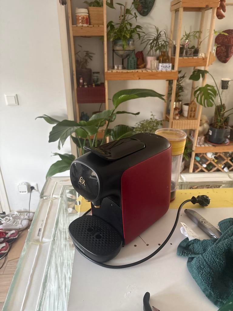 Kapot koffiezetapparaat - L'OR Barista, Ophalen, Niet werkend, Koffiemachine, Koffiepads en cups