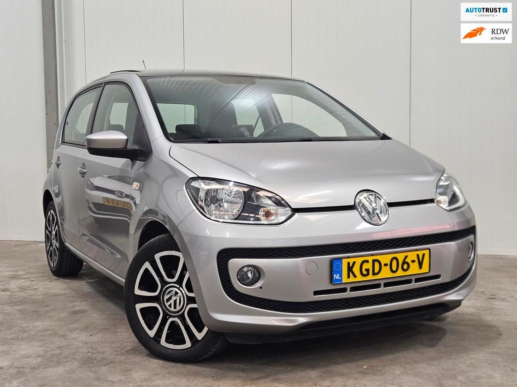 Volkswagen Up! 1.0 high up! | PANO | Stoelverwarming | 5dr |, Auto's, Euro 5, Stof, Gebruikt, 4 stoelen
