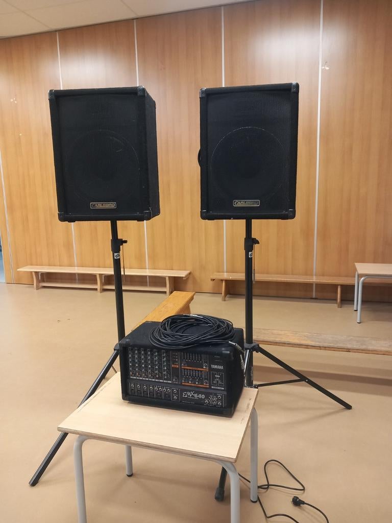 Versterker boxen en microfoon. Complete set., Muziek en Instrumenten, Ophalen, Gebruikt, Minder dan 500 watt
