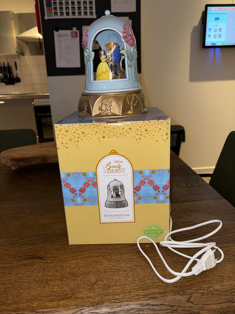 Scentsy Belle en het Beest Wax Warmer Lamp, Ophalen of Verzenden, Assepoester of Belle, Zo goed als nieuw, Overige typen