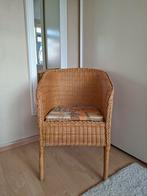 Rotan stoeltje met kussen - Gevlochten rand, Huis en Inrichting, Stoelen, Ophalen, Gebruikt, Bruin, Eén