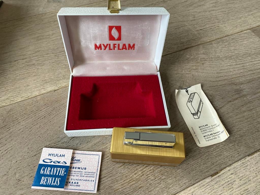 Vintage Mylflam Aansteker met Doosje en Garantiebewijs, Ophalen of Verzenden, Zo goed als nieuw, Aansteker