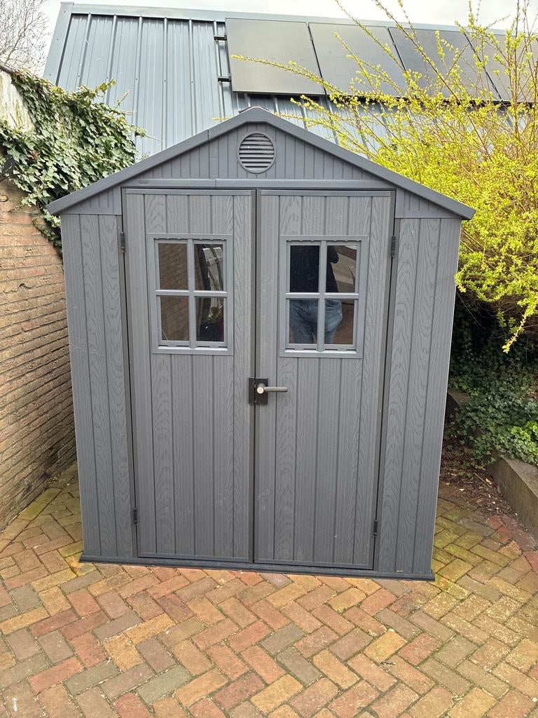 Tuinhuisje van Keter, Tuin en Terras, Tuinhuizen, Kunststof, Gebruikt, Tuinhuis, Minder dan 200 cm