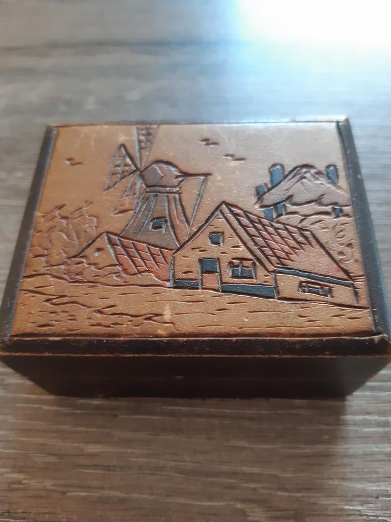Vintage houten doosje met molen en huisjes, Ophalen of Verzenden