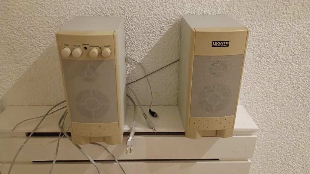 Geluidsboxen, Gebruikt, Minder dan 60 watt, Front, Rear of Stereo speakers, Ophalen