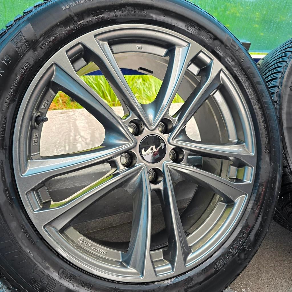 Kia Niro winterset 235-50-19 103V TPMS, Auto-onderdelen, Banden en Velgen, Dewielbasis@outlook.com, Winterbanden, Zenderstraat 26 Almere