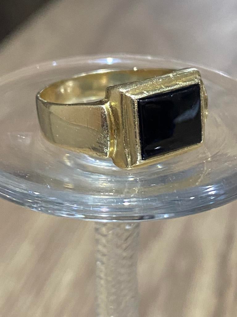 Een forse 14 karaats gouden heren zegelring met onyx steen, Ophalen of Verzenden, Goud, Ring