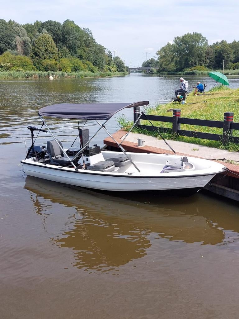 Tourboot visboot met trailer en biminitop, Watersport en Boten, Motorboten en Motorjachten, Gebruikt, Overige brandstoffen, Ophalen of Verzenden