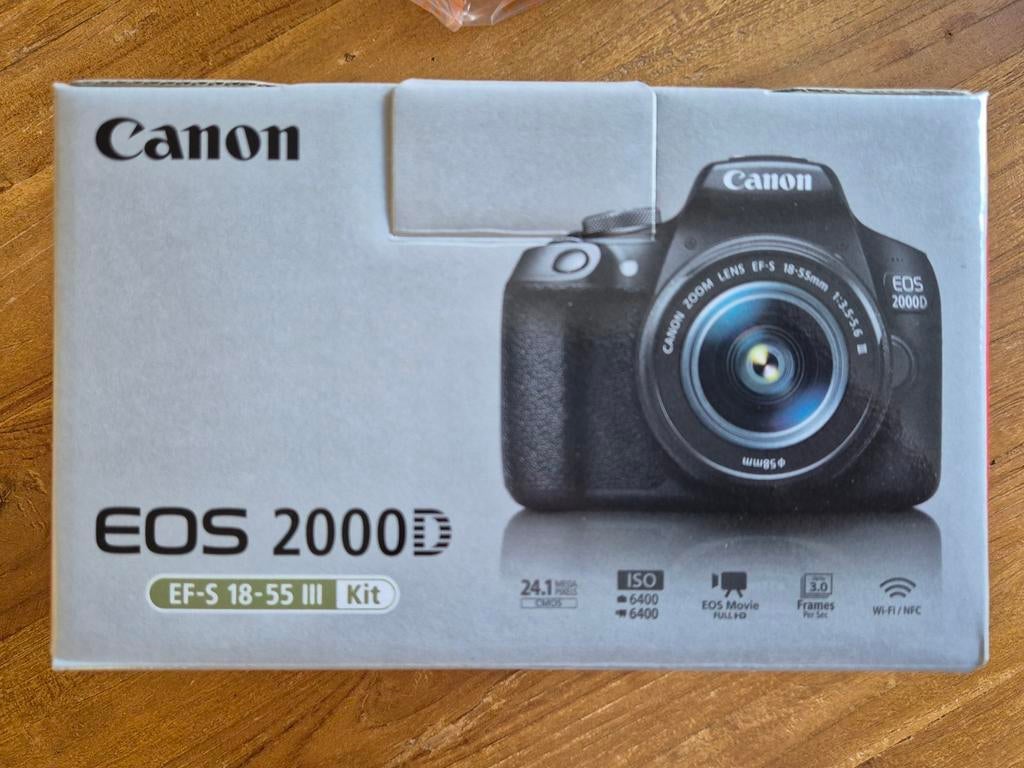 Canon EOS 2000D kit occasion in goede staat, Ophalen of Verzenden, Gebruikt, Canon