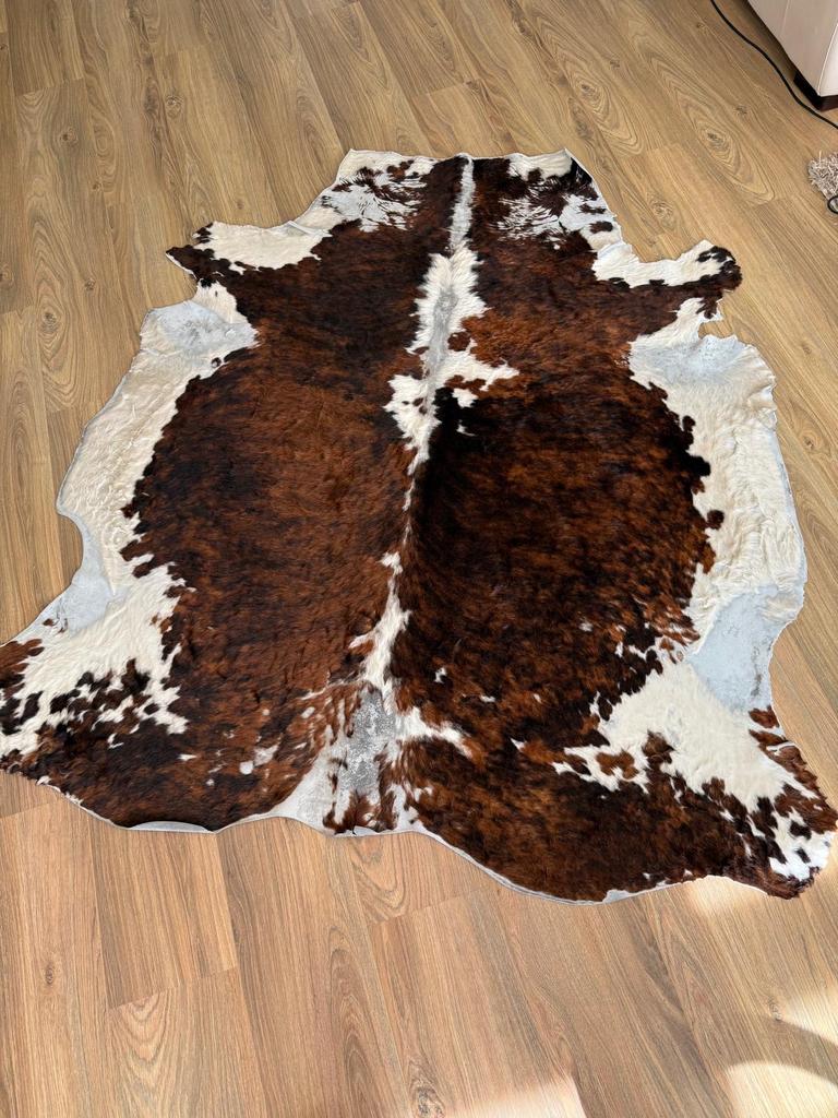 Prachtige Echte Koeienhuid - Bruin/Wit Gevlekt, Ophalen, 100 tot 150 cm, Bruin, Zo goed als nieuw