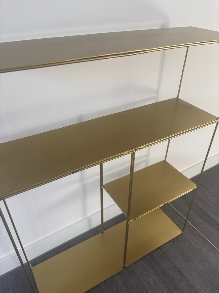 Gouden metalen wandrek / boekenplank met 5 vakken, Ophalen, Gebruikt