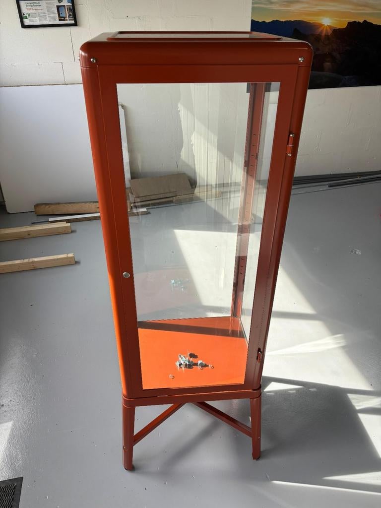 Vitrinekast ikea fabrikor, Ophalen, Zo goed als nieuw