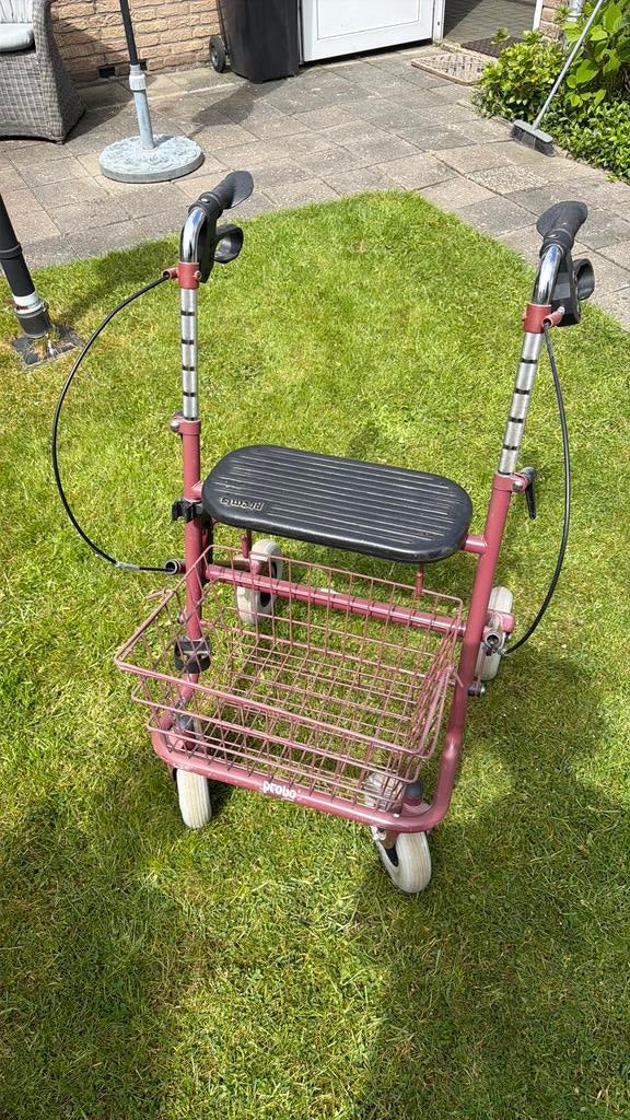 Rollator voor buiten. Oerdegelijk. Rood., Diversen, Ophalen, Opvouwbaar, Gebruikt