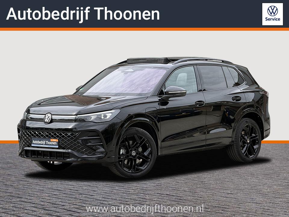 Volkswagen Tiguan 1.5 eHybrid R-Line Edition 272pk Leer | H&, 4 cilinders, 2000 kg, Zwart, Leder