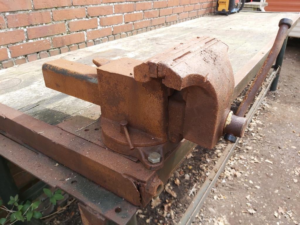 Ptof. Werkbank 3.30m, douglas, 300kg, met grote Bankschroef, Doe-het-zelf en Verbouw, Werkbanken, Gebruikt, Ophalen of Verzenden