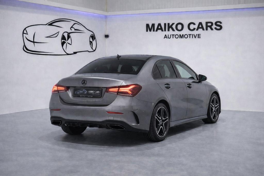 Mercedes-Benz A-klasse 250 e AMG LINE Limited PANORAMADAK, Auto's, Zwart, 4 cilinders, Bedrijf, 650 km