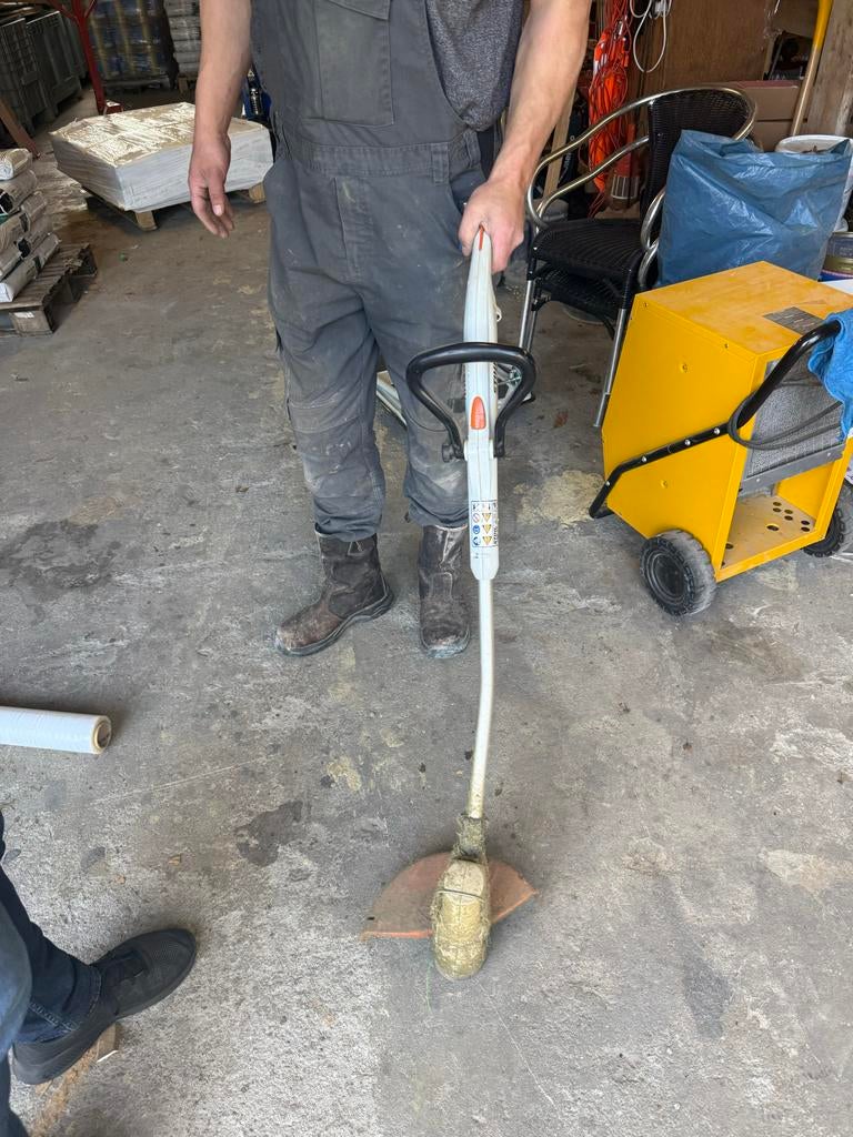 Stihl FSE 52 kantenmaaier, Ophalen of Verzenden, Glas, Gebruikt, Aluminium