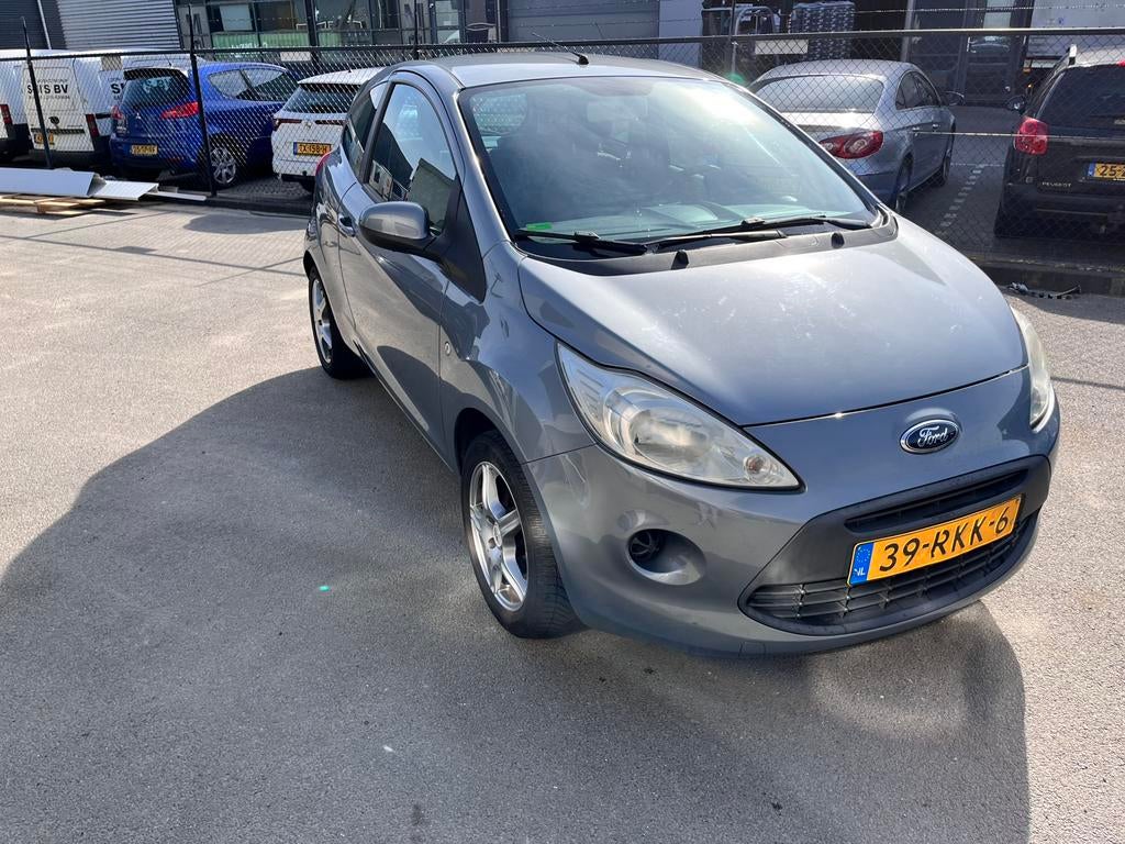 Ford Ka 1.2 69pk 2011 Grijs, Voorwielaandrijving, 1242 cc, 4 cilinders, 4 stoelen
