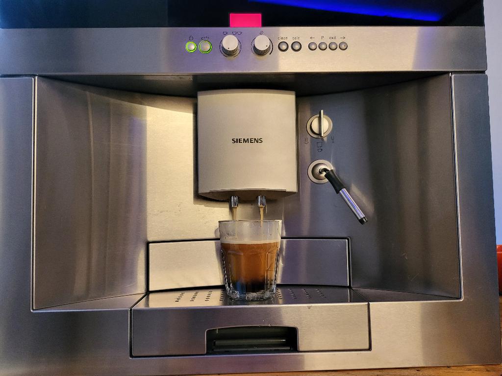 koffiemachines, Witgoed en Apparatuur, Koffiezetapparaten, Ophalen, Gemalen koffie, 10 kopjes of meer, Koffiemachine