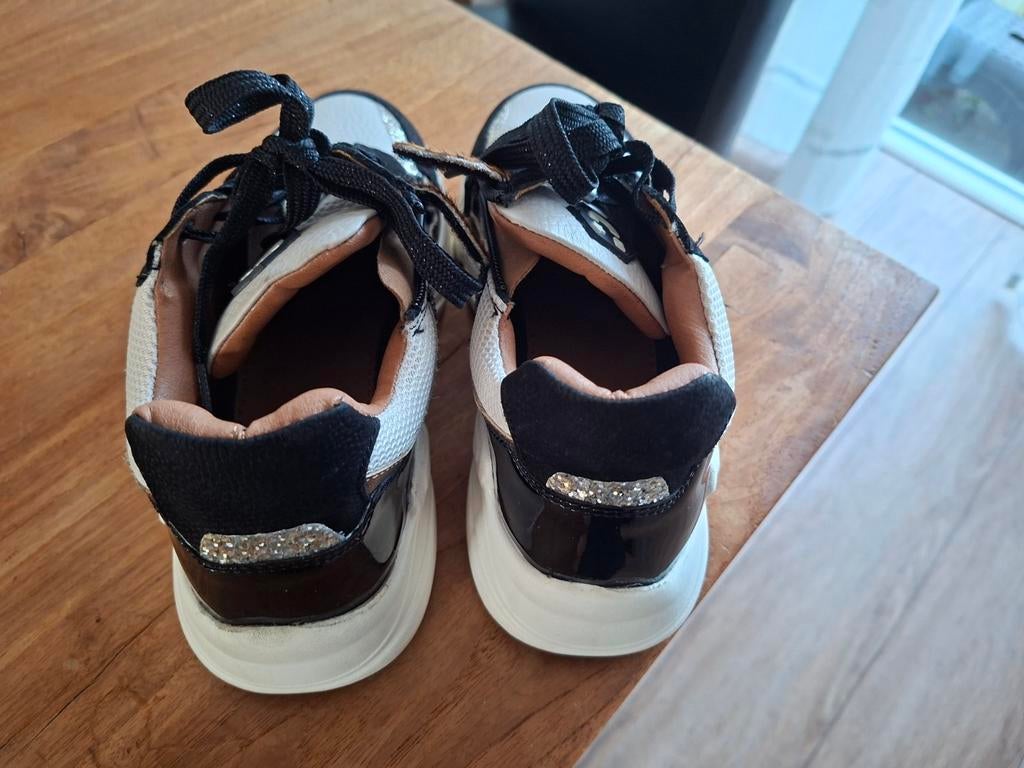 Dames gymschoenen maat 37 - Zo goed als nieuw, Kleding | Dames, Schoenen, Ophalen of Verzenden, Zo goed als nieuw, Zwart, Sportschoenen