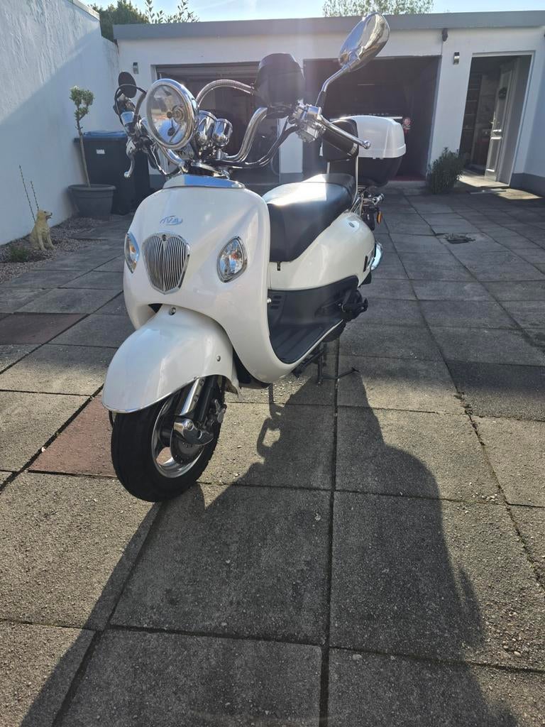 Goed werkende  en zuinige IVA scooter baujaar 2014., Fietsen en Brommers, Ophalen, Gebruikt, Benzine, Overige modellen