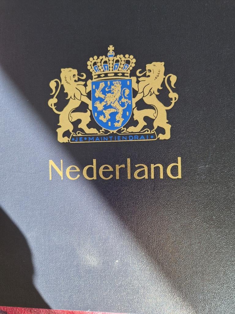 Nederlandse postzegels in Davo album, Postzegels en Munten, Postzegels | Nederland, Ophalen of Verzenden