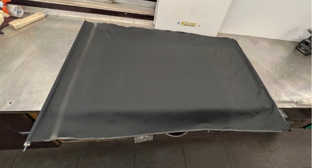 Dodge Ram DT sunroof gordijn 2019-2025, Auto-onderdelen, Interieur en Bekleding, Gebruikt, PO Box 21-8004 | Auburn Hills, MI 48321-8004