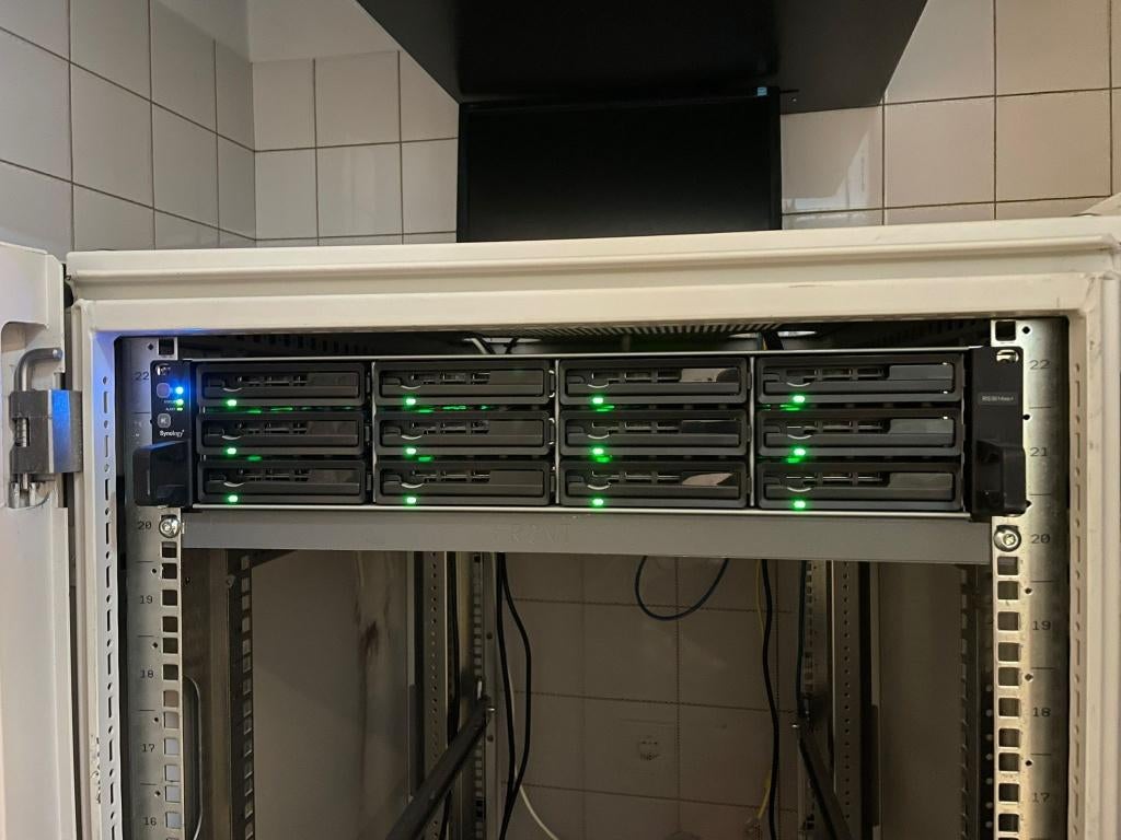 Synology RS3614xs+ 12-Bay Rack NAS 36TB, Computers en Software, NAS, Ophalen of Verzenden, Zo goed als nieuw