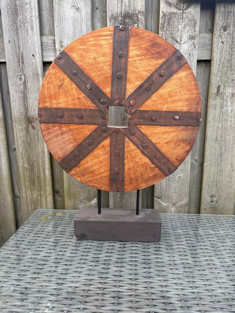 Decoratief houten wiel op standaard - Rustieke stijl, Huis en Inrichting, Woonaccessoires | Overige, Ophalen of Verzenden, Zo goed als nieuw