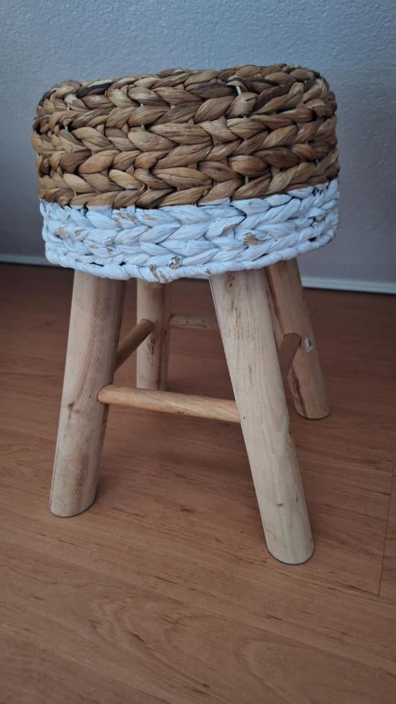 4 nieuwe rieten krukjes - €5 per stuk, Huis en Inrichting, Ophalen, Nieuw, Overige materialen