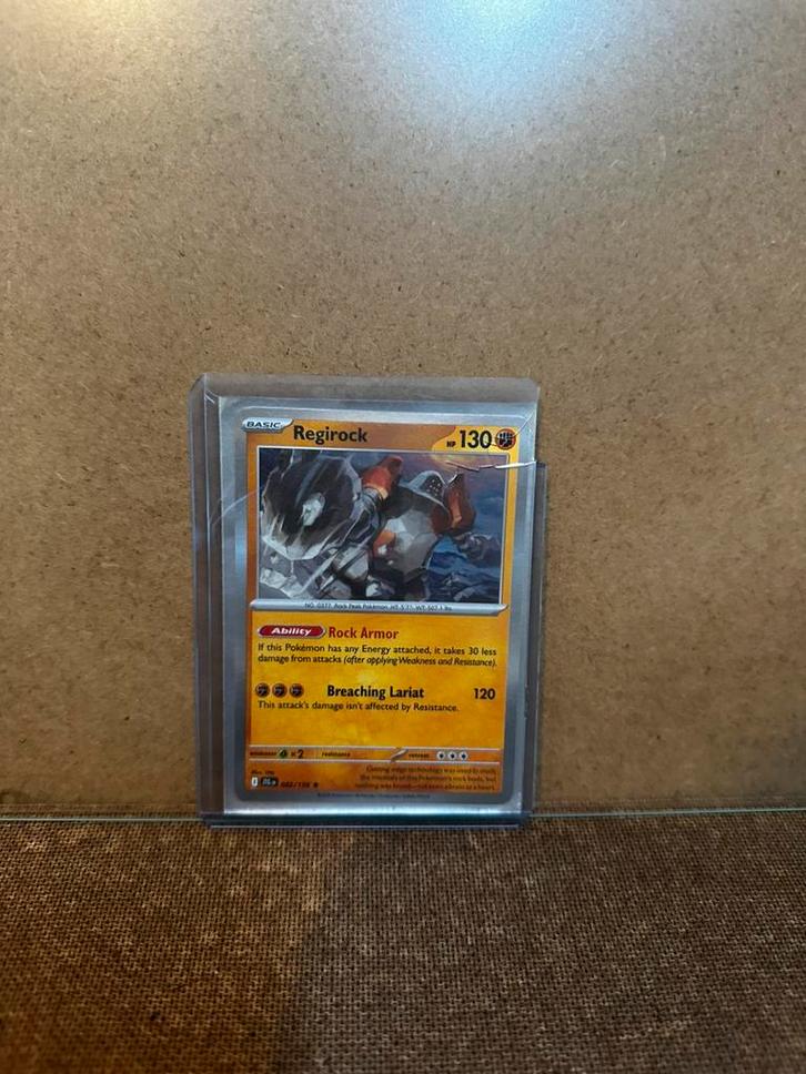 Regirock pokemon holo 082/159, Hobby en Vrije tijd, Verzamelkaartspellen | Pokémon, Zo goed als nieuw, Ophalen of Verzenden