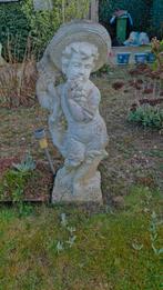 Tuinbeeld jongen met hoed en fruit, Ophalen, Steen