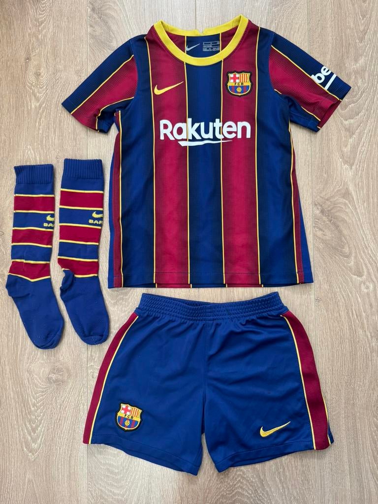 Origineel Nike Barcelona voetbaltenue incl.sokken 104/110, Ophalen of Verzenden, Zo goed als nieuw, Jongen of Meisje, Setje