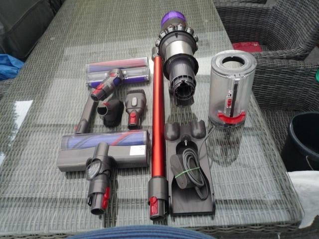 Dyson stofzuiger V11, Witgoed en Apparatuur, Stofzuigers, Ophalen of Verzenden, Gebruikt, Reservoir, Stofzuiger