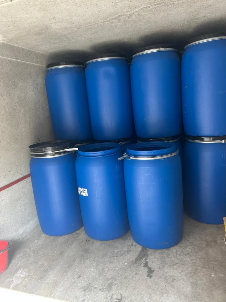 tonnen regentonnen vaten, Ophalen of Verzenden, Zo goed als nieuw