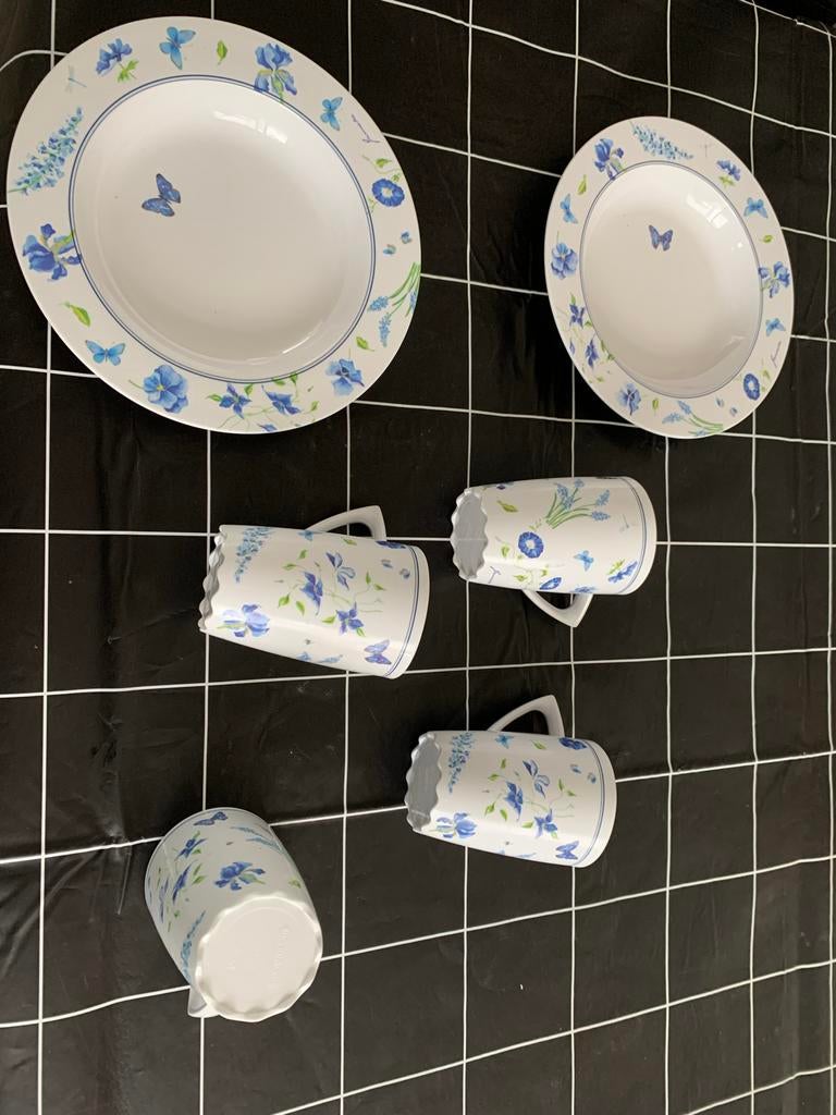 Mepal flowers camping servies met bloemen en vlinders, Overige materialen, Ophalen of Verzenden, Zo goed als nieuw, Overige stijlen