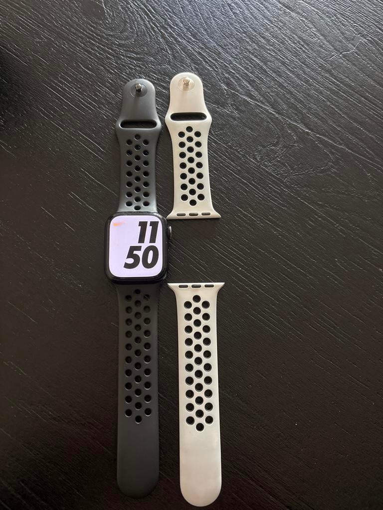 Apple watch series 7 Nike edition + extra nike bandje (41mm), Sieraden, Tassen en Uiterlijk, Smartwatches, Ophalen of Verzenden