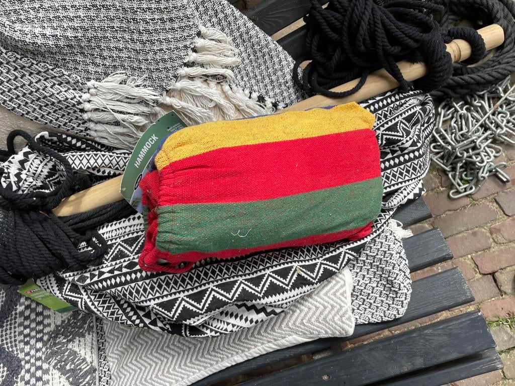 Hangmat en 2 zithangmatten., Ophalen, Zo goed als nieuw
