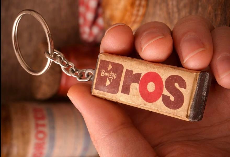 Vintage Bensdorp Bros sleutelhanger reclame chocolade 1960, Verzenden, Zo goed als nieuw, Merk