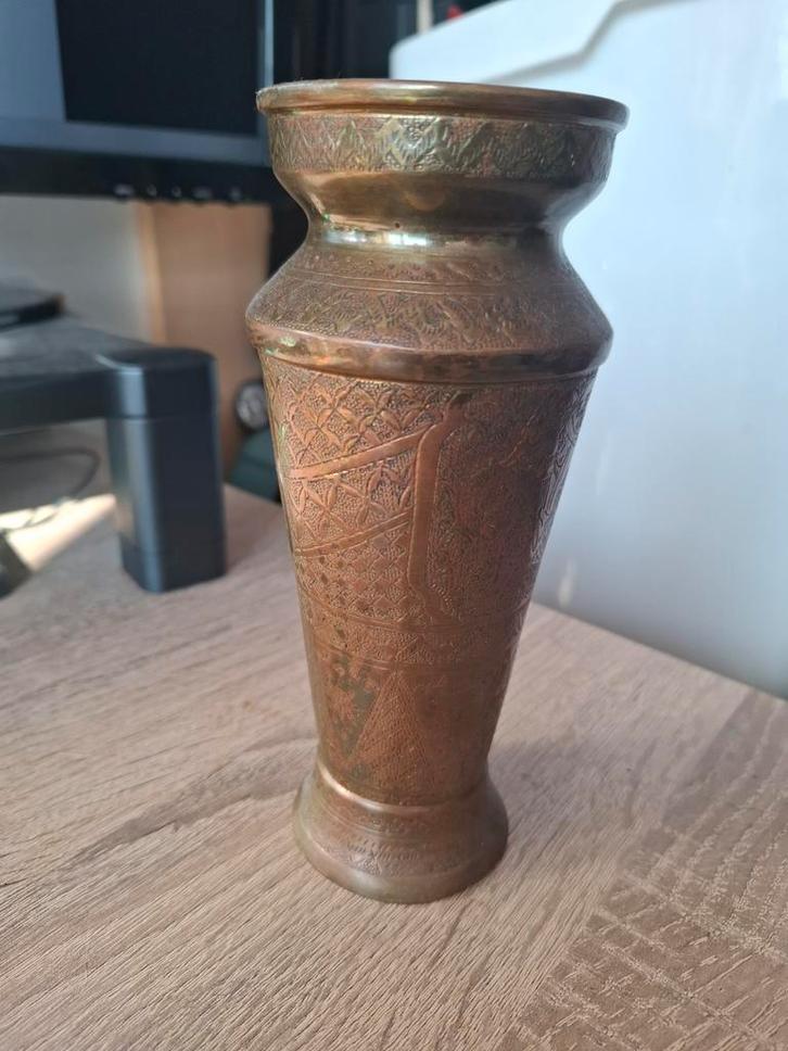 Antieke koperen vaas met gravures, Antiek en Kunst, Antiek | Vazen, Ophalen of Verzenden