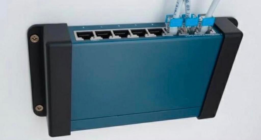 TP-LINK SG108 8-poort Switch Wandhouder, Computers en Software, Netwerk switches, Nieuw, Ophalen of Verzenden