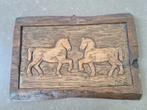 Houtsnijwerk wanddecoratie 2 paarden, Ophalen of Verzenden, Zo goed als nieuw