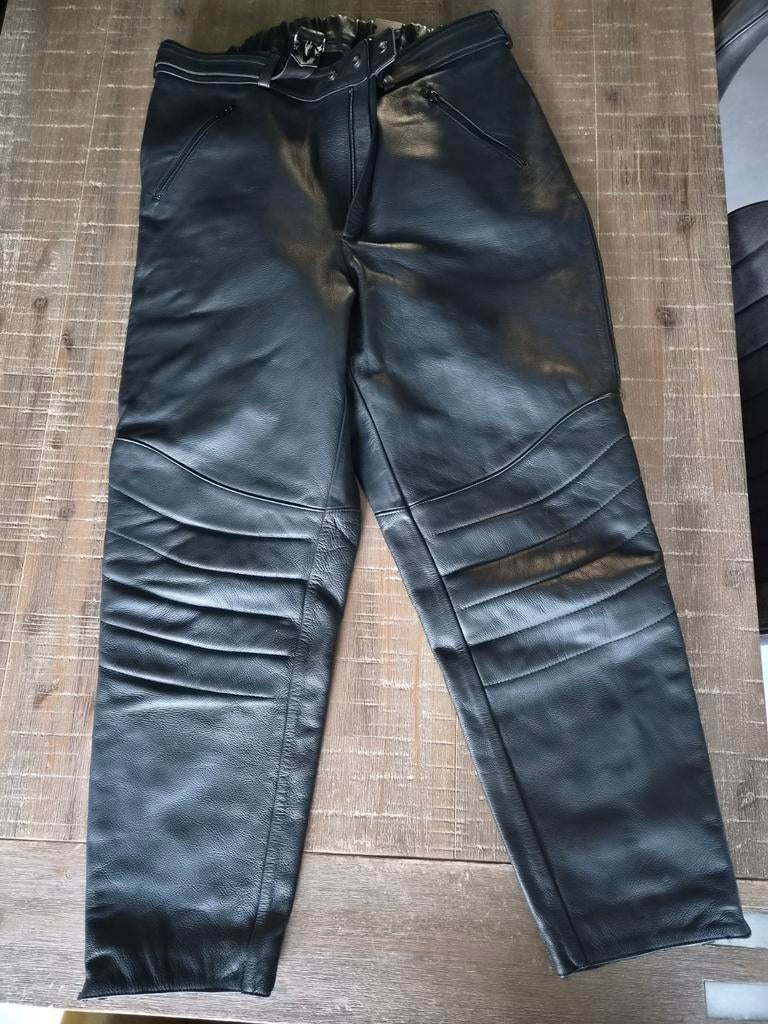 Grote maat lederen motorbroek mt 64, Motoren, Kleding | Motorkleding, Ophalen of Verzenden, Tweedehands, Dames, Broek | leer