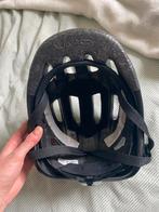 Zwarte fietshelm, Fietsen en Brommers, Fietsaccessoires | Fietshelmen, Ophalen of Verzenden, Gebruikt, Overige maten, Heer of Dame
